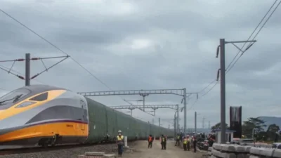 PLN Usul Perluasan Golongan Tarif Listrik untuk Kereta Cepat hingga Rumah Mewah