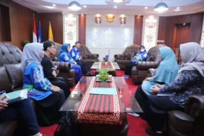 Rektor Dukung Rencana Pendirian Apotek Kesehatan di Kampus
