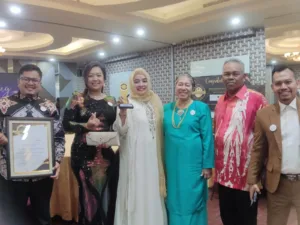 Bersama Les’ Compaque Production SDN BHD Pendiri Upin & Ipin Series, Yayasan Nur Saadah Dimyati Raih Penghargaan