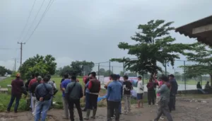 Bawa Massa, PT. BTS (Grup BW) ‘Ngotot’ akan Pagar Lapangan Way Huwi