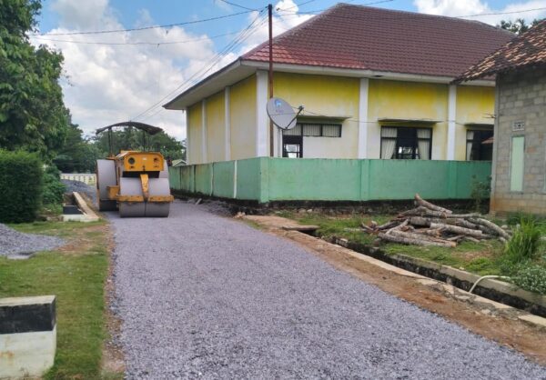 Desa Talang Jali, Kecamatan Kotabumi Utara Prioritaskan Jalan Demi Kenyamanan Warga yang Melintas