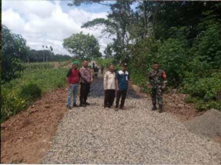 Alamsyah Kepala Desa Way Melan, Kotabumi Selatan, Penuhi Kebutuhan Warga Untuk Pembangunan Desa