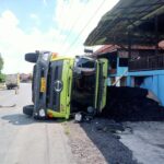 Armada Pengangkut Batubara Milik Perusahaan SCE Mengalami Kecelakaan Tunggal di Jalinteng Sumatera