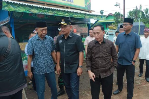 Arus Mudik Sudah Mulai Memadati Jalisum, Pj Bupati Aswarodi Tinjau 2 Titik Pos Pemantuan Operasi Ketupat 2024