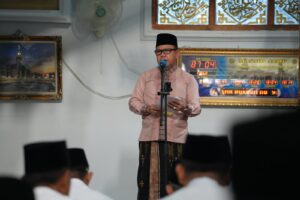 Setelah Shalat Idul Fitri 1445 H, Pj Bupati Mesuji Sulpakar Open House di Rumah Dinasnya