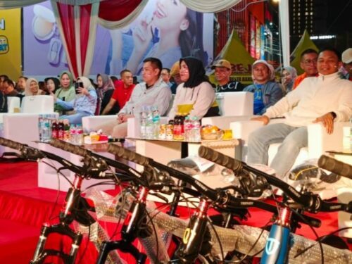 Nobar Timnas U-23 Bersama Hj. Eva Dwiana, Pemuda-Pemudi Lampung dapat Doorprise Umroh dan Sepeda Gratis