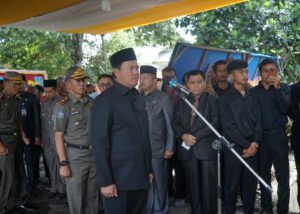 Pj. Bupati Nukman Pimpin Prosesi Upacara Pemakaman Ronggur L. Tobing