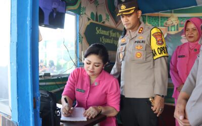 Peduli Petugas Pospam dan Posyan, Kapolres Lampung Utara bersama Ketua Bhayangkari Berikan Tali Asih