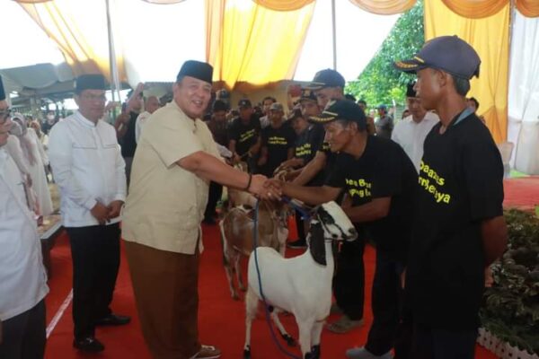 Pj. Bupati Lampura, Aswarodi Mendampingi Gubernur Arinal Melaksanakan Serangkaian Kunker