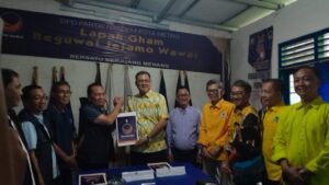 Tondi MG Nasution Ambil Berkas Pendaftaran Bacalon Walikota Dari 3 Partai Besar