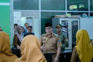 Sidak Hari Pertama Kerja Usai Lebaran, Walikota Pastikan Pelayanan Berjalan Lancar