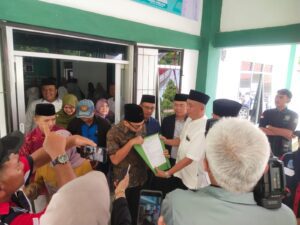 Mewakili Sang Ayah, Mohammad Rano Alfath Mengambil Berkas Pencalonan di Kantor PKB