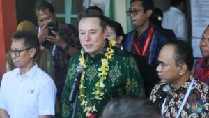 Resmikan Starlink, Elon Musk Tidak Berkomentar Soal Kejelasan Investasi Tesla di RI