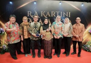 Eva Dwiana Dianugerahi Kartini Award: Perempuan Harus Berkarya