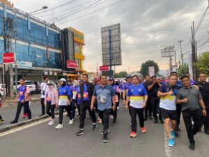 Bersama Gubernur dan Ketua Harian KONI Provinsi Lampung, Danrem 043/Gatam Lepas Peserta Jalan Sehat dan Lomba Lari Gubernur Run Lampung