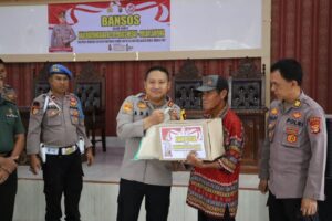 Polres Mesuji Gelar Bansos di Desa Mulya Agung, Rangkaian HUT Bhayangkara Ke-78