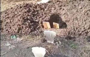 Sebuah Makam Perempuan Ada yang Bongkar, 2 Tali Pocong Hilang