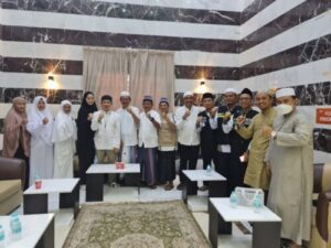 Pj. Bupati Pringsewu, Marindo Kurniawan bersama Agnesia Marindo Mengunjungi Maktab Jamaah Haji Pringsewu