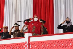 Walikota Eva Dwiana Pimpin Upacara Bendera HUT Kota Bandar Lampung Ke-342 Tahun