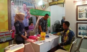 Direktur RSUDAM, dr. H. Lukman Pura Menghadiri dan Mengunjungi Stan di Acara Penutupan Pekan Raya Lampung