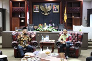 Pj. Gubernur Samsudin Terima Kunjungan Kerja Ketua Bawaslu Lampung Beserta Jajaran