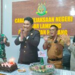 Peringati HBA Ke-64, Danramil 410-01/Pjg bersama Forkopimcam Geruduk Cabjari Panjang Kasih Kejutan