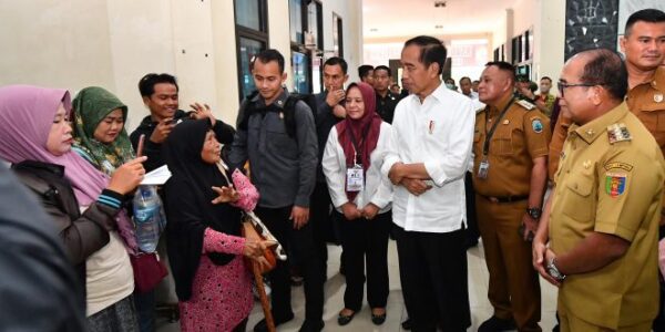 Pj. Gubernur Samsudin Dampingi Presiden Joko Widodo Kunjungi RSUD dr. H. Bob Bazar, Lampung Selatan