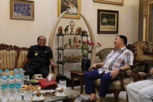 Pj. Gubernur Samsudin Silaturahmi ke Mantan Gubernur Lampung Sjachroedin ZP