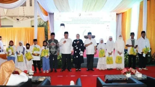 RSUD Abdoel Moeloek dan Gubernur Lampung Arinal Djunaidi Meresmikan Produk Air Minum Kemasan Rumahan di Halaman Gedung Pelayanan Eksekutif
