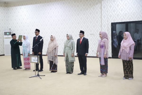 Rektor Lantik Pejabat Fungsional Baru