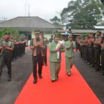 Kunjungi Kodim 0422/LB, Danrem 043/Gatam Sampaikan Kepada Prajurit Untuk Selalu Menjaga Keharmonisan Dalam Rumah Tangga