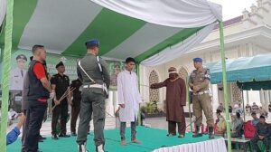 6 Pelaku Judi Online di Aceh Dipenjara dan Dicambuk 7 hingga 11 Kali