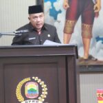 Juru Bicara Fraksi PKS Berpantun di Pandangan Akhir Fraksinya