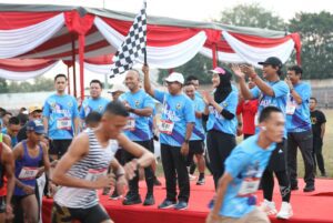 Pj. Gubernur Samsudin Lepas 1.700 Peserta Pemuda Run dalam Rangka HUT RI Ke-79 dan HUT KNPI Ke-51