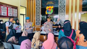 Kunjungi Ruang Pelayanan Publik, Wakapolres Way Kanan Minta Anggota Tunjukkan Kinerja Yang Baik