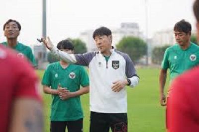 Shin Tae-yong Yakin Maarten Paes Akan Makin Hebat bersama Timnas Indonesia