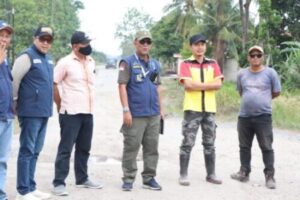 Tindak Lanjut Program BERKIBAR untuk Perbaikan Infrastruktur, Kadis BMBK Lampung Tinjau Jalan Adijaya-Sp. Tulung Randu