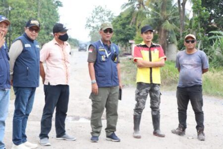Tindak Lanjut Program BERKIBAR untuk Perbaikan Infrastruktur, Kadis BMBK Lampung Tinjau Jalan Adijaya-Sp. Tulung Randu