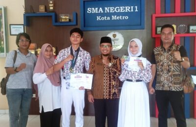 Dua Siswa SMAN 1 Metro Raih Medali Perak Ajang Panahan Grand Triumph International 2024
