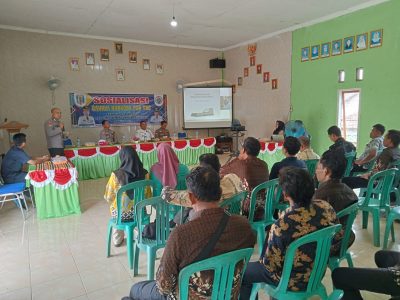 Perangi Narkoba, Satbinmas Polres Way Kanan Berikan Edukasi Warga di Aula Kampung Sriwijaya