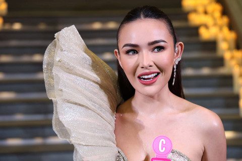 Artis Amanda Manopo saat hadir di launching film series Bila Ibu Esok Tiada di Plaza Indonesia, Jakarta, Rabu, (24/7/2024). Foto: Istimewa
