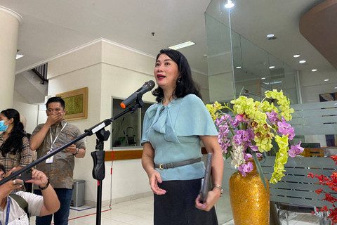 Kepala divisi psikiatri RSCM sekaligus psikiater dan peneliti Dr. Kritiana Siste usai menengok pasien korban judi online di RSCM, Jakarta pada Jumat (15/11/2024). Foto: kumparan