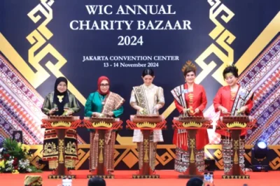 Dekranasda Lampung Hadirkan Nuansa Budaya di Bazar Amal Tahunan WIC Jakarta