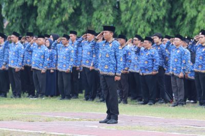 PNS Unit TNI Lampung Ikuti Upacara Dan Ziarah Rombongan Peringati HUT Korpri Ke-53 Tahun 2024