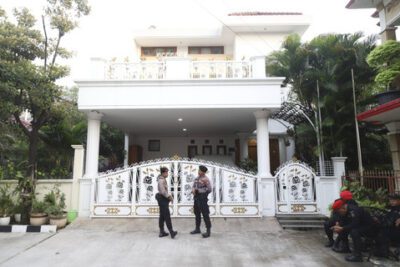 KPK Menggeledah Rumah Sekjen PDIP Hasto; PDIP Bereaksi