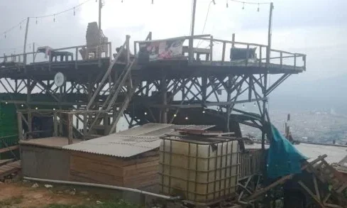 Kafe di Bandar Lampung Ambruk karena Over Kapasitas pada Malam Tahun Baru 2025
