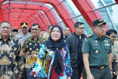 Peresmian Jembatan Penyeberangan Orang (JPO) Siger Milenial di Halaman Masjid Agung Al-Furqon