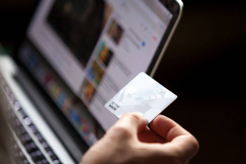 Ilustrasi penipuan online. Foto: Shutterstock