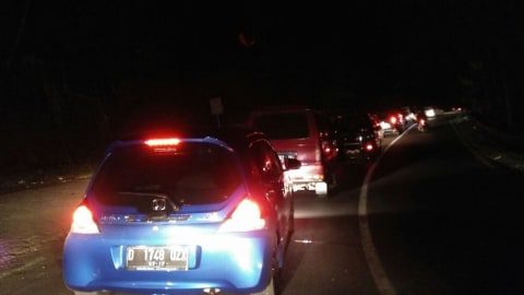 Gentong arah Nagreg macet panjang Foto: Kumparan