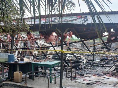 Pasca Kebakaran Gudang di Kelurahan Pesawaran, Satu Rumah Warga Terlihat Ikut Hangus Terbakar